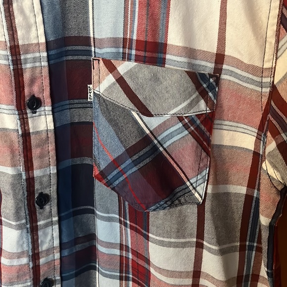 Levi’s Plaid Button Up Shirt - Picture 3 of 7